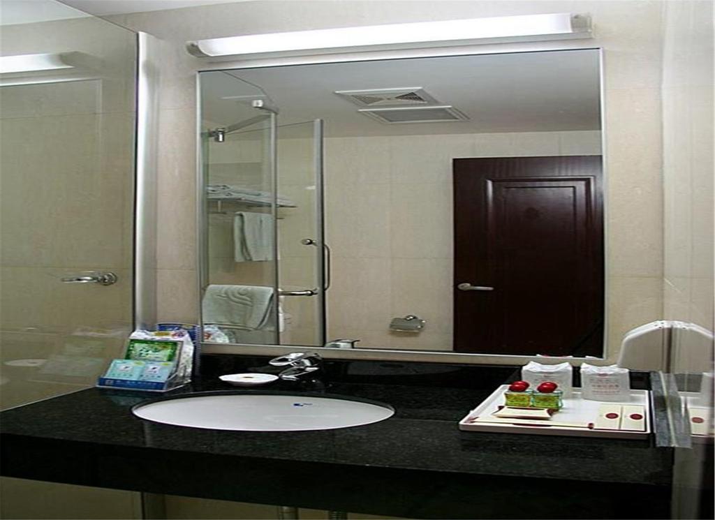 Tangyin Hotel Dalian Bagian luar foto